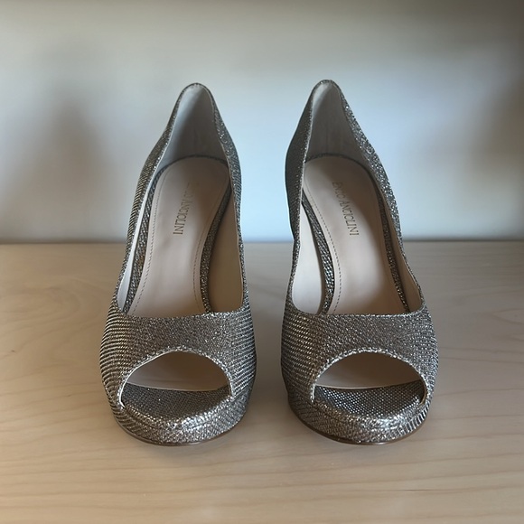 Enzo Angiolini Metallic Gold Platform Pumps - Picture 3 of 7